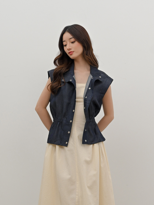 Auria Vest