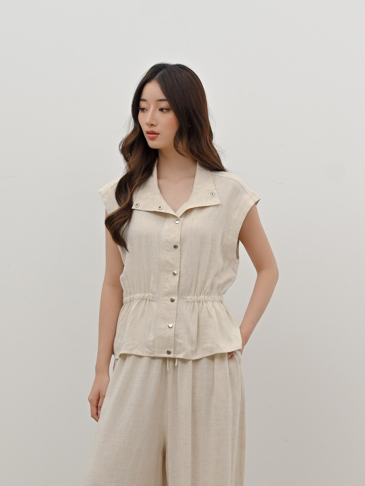 Auria Vest