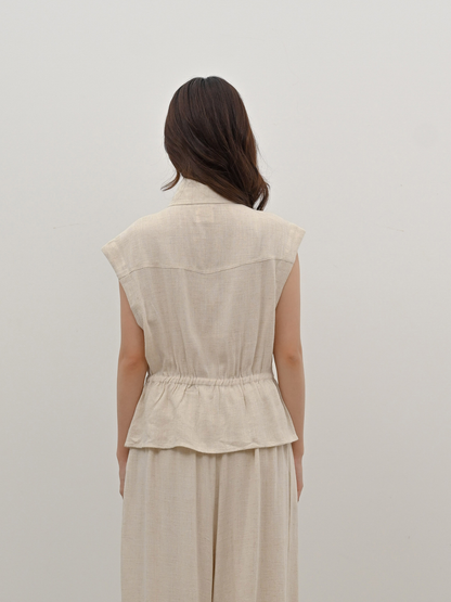 Auria Vest