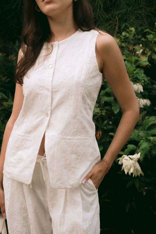 Mariel Vest